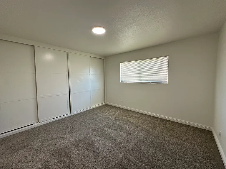 1015 W East St #F — Photo 16