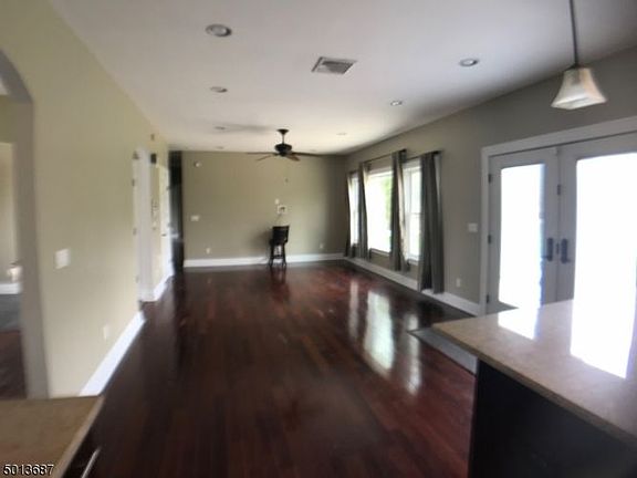 3rd image of 10 Buckingham Cir #A