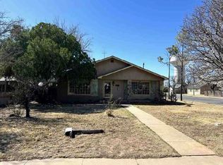 1015 Raleigh St, Plainview, TX 79072