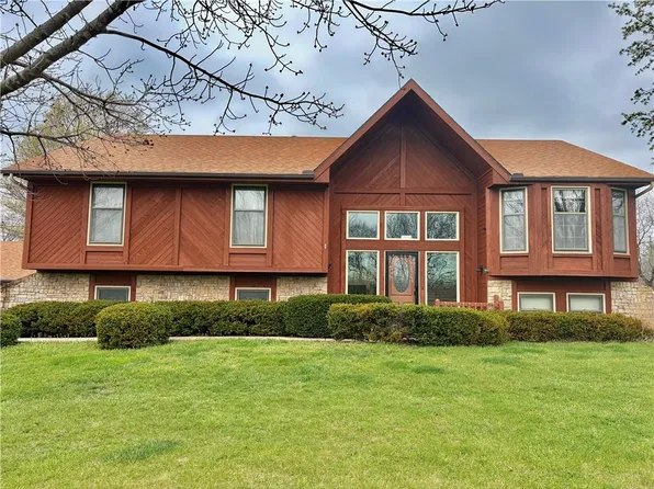 15800 Rule Ln, Smithville, MO 64089