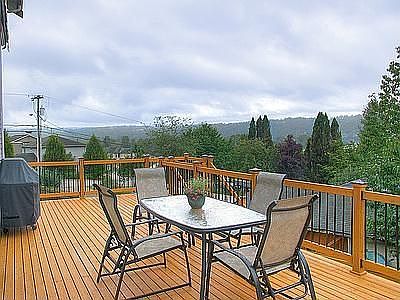 Custom 430sf cedar deck