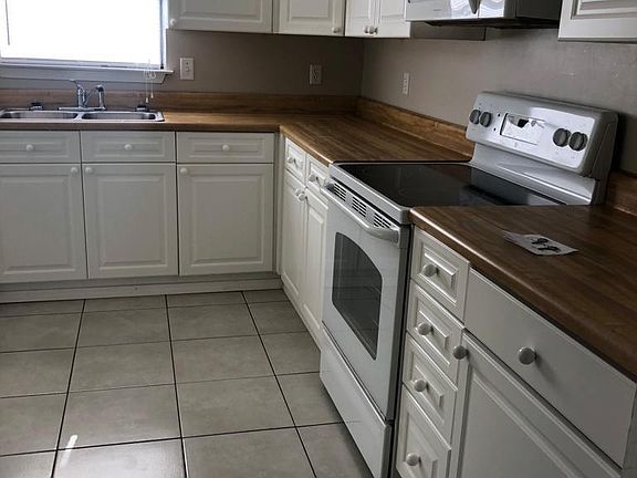 2nd image of 2200 Frontera St