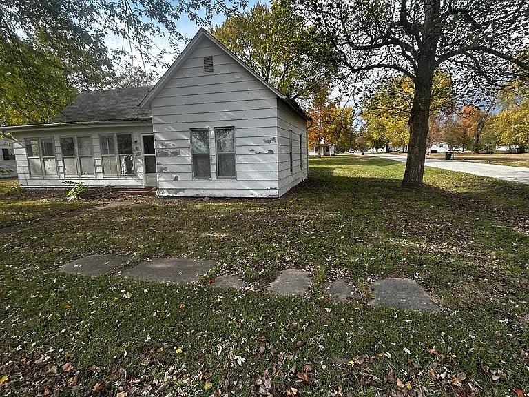 106 Locust St — Photo 43