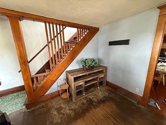 2nd image of 352 4th St N
