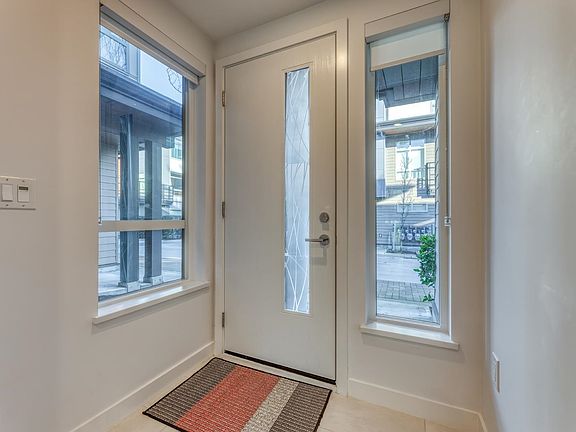 3rd image of 10511 No 5 Rd #36