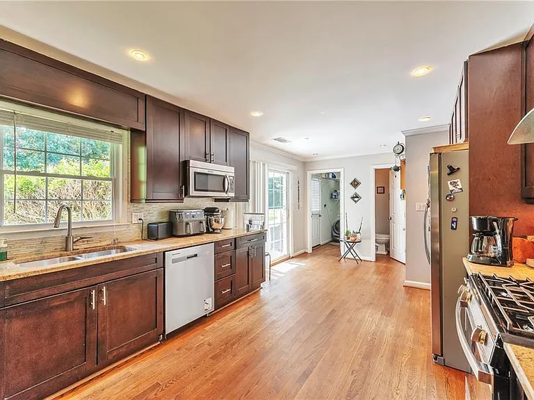 1651 Murdock Rd — Photo 6
