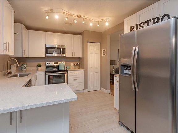5th image of 102 Kingswood Ct