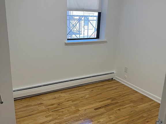 4th image of 723 Willow Ave #3C