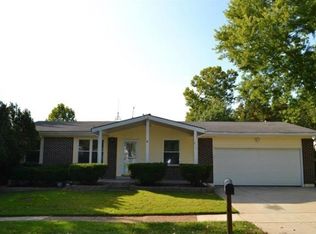 811 Windingpath Ln, Ballwin, MO 63021