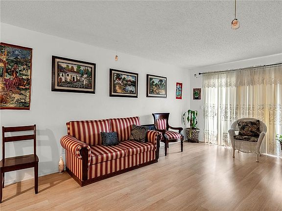2nd image of 654 Kenwick 204 Cir