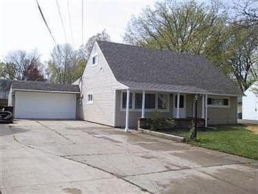 3rd image of 275 Wallace Dr