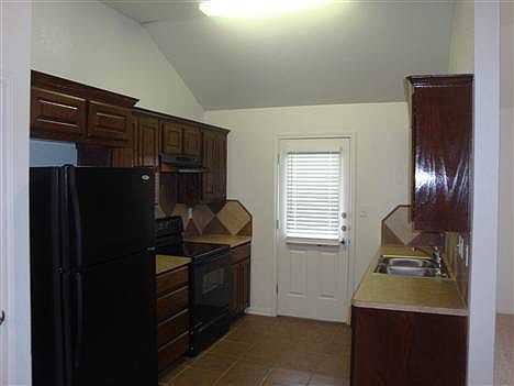 3rd image of 712A Olaf Dr