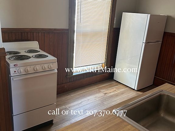 2nd image of 15 Hampshire St #4