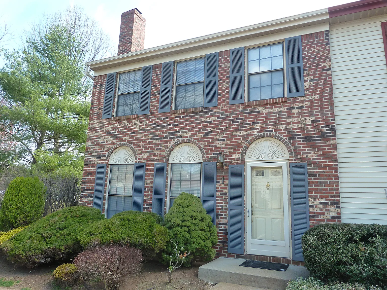 3 bed, 2.5 bath, 1564 sqft, $3,200 — Photo 1