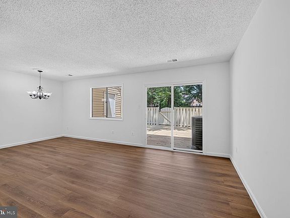 2nd image of 28 Wedgedale Dr