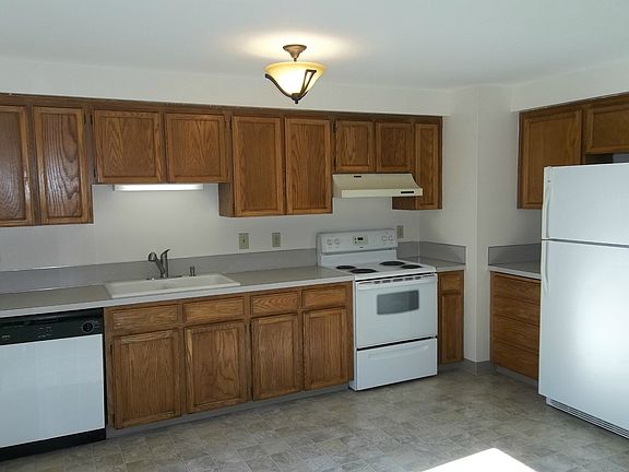 3rd image of 14909 NE 78th St