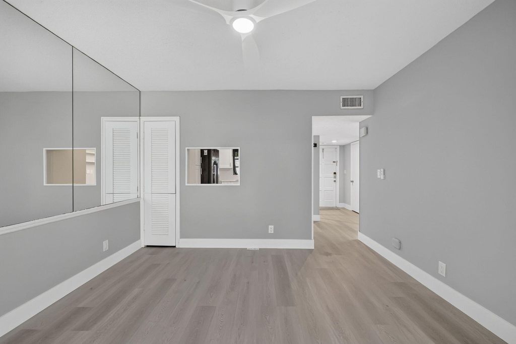 3107 N Palm Aire Drive, photo 6