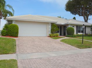 990 Tamarind Way, Boca Raton, FL 33486