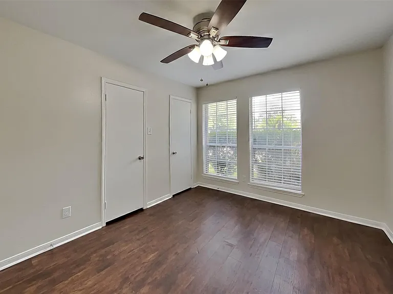 2631 Sherwood Hollow Ln — Photo 13