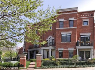 12116 Kinsley Pl, Reston, VA 20190