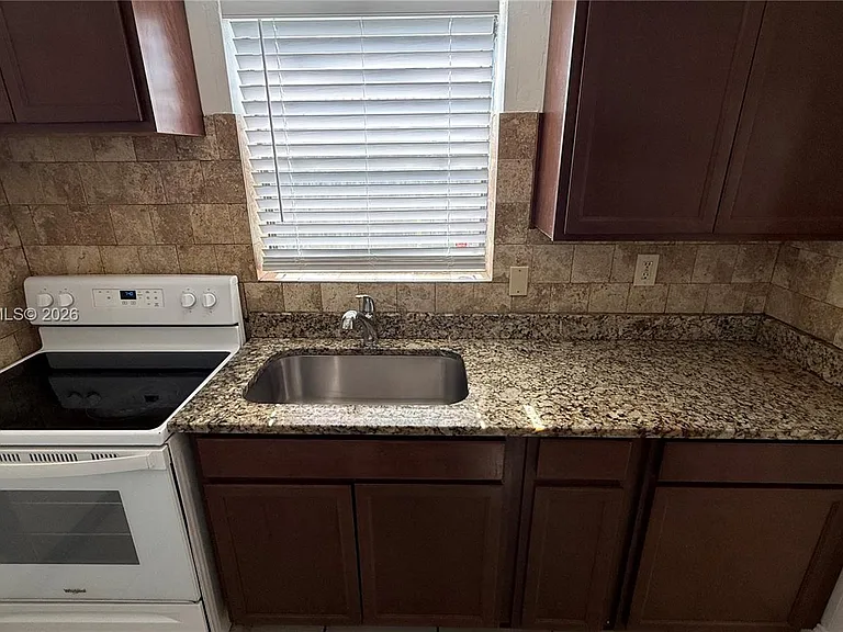 6421 NW 20th Ct #6421 — Photo 10