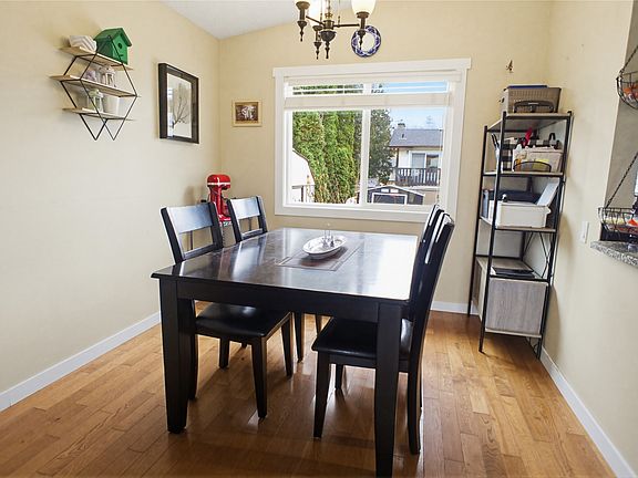 4th image of 2353 Tranquille Rd