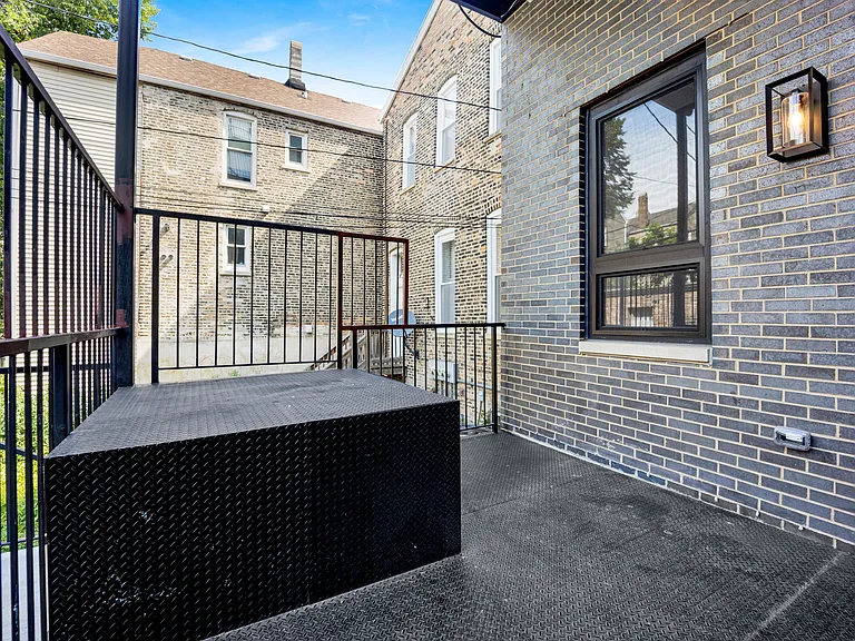 1814 S Throop St #1F — Photo 15