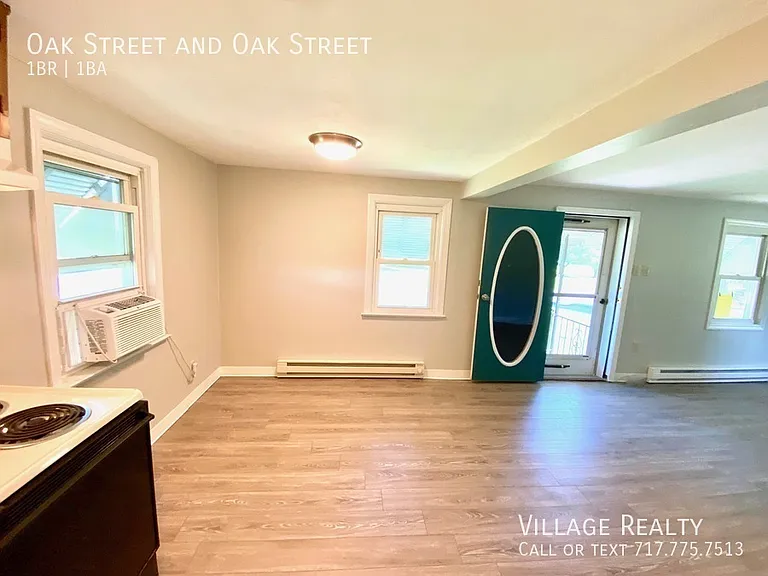 Oak St — Photo 33