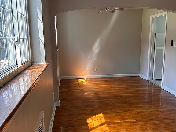 2nd image of 221 N Portage Path APT 9