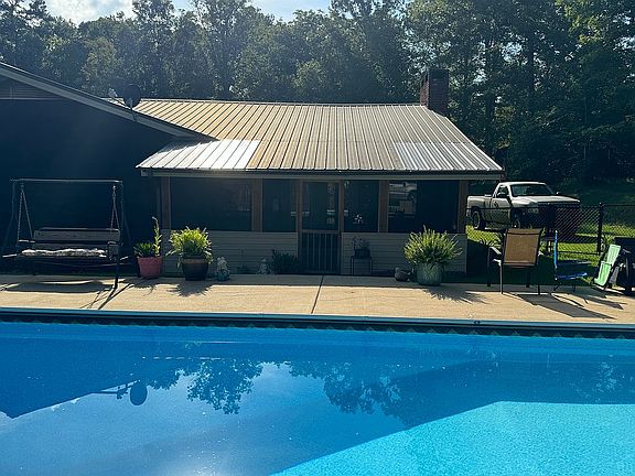 Side screened in patio