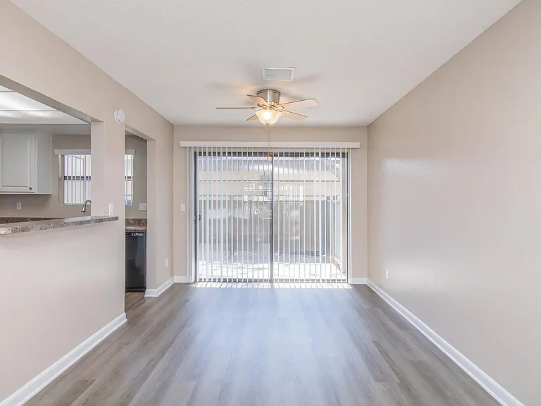 Oak Tree Court Apartment Homes — Photo 56