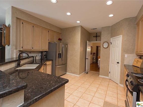 4th image of 105 Bloomingdale Cir