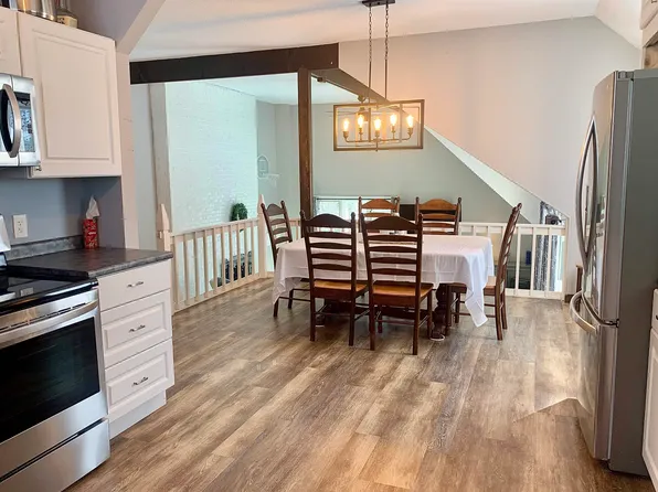 1221 Baker Turn Road #E, Hartford, VT 05059
