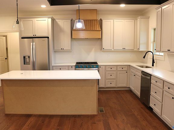 5th image of 1039 Shoal Creek Rd