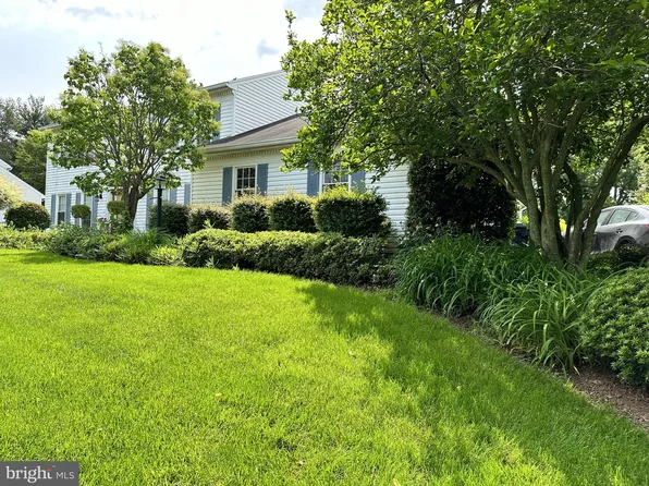 13617 Copper Ridge Dr, Herndon, VA 20171