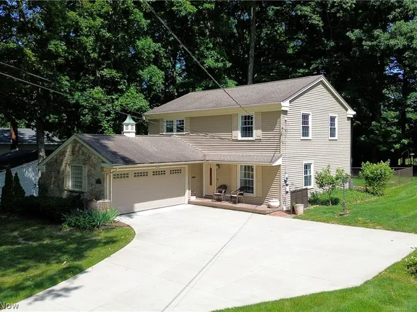 170 Chapel Ln, Canfield, OH 44406