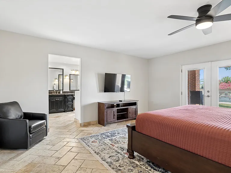9023 W Patrick Ln — Photo 16