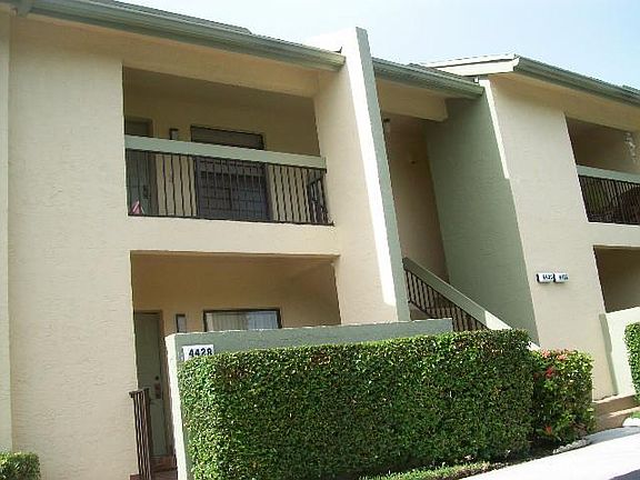 3rd image of 4426 NW 20th St #464