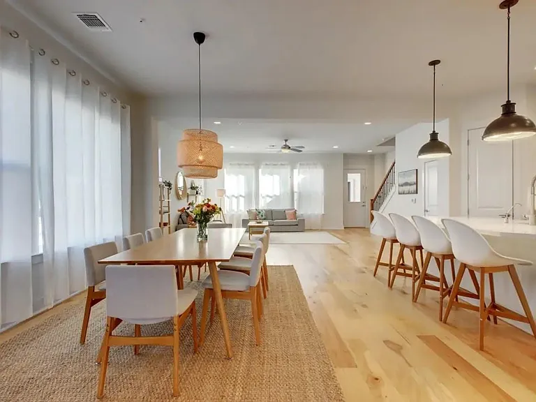 4711 Vaughan St — Photo 10