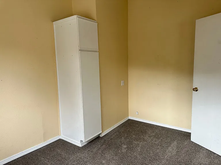 514 E Woodin Ave — Photo 7