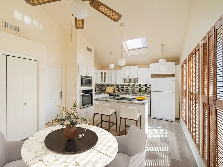 4330 Willow Beach Dr — Photo 4