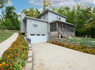 2141 Coldstream Ave NE, Cedar Rapids, IA 52402