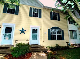 207 Meadows Ln NE, Leesburg, VA 20176