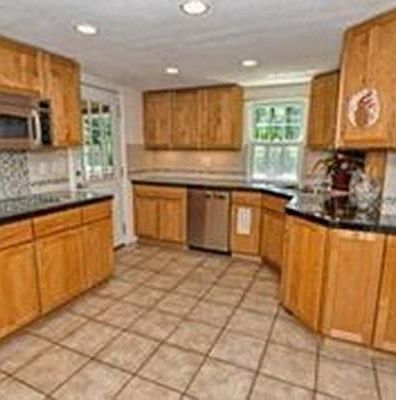 5th image of 1 Lillian Ave