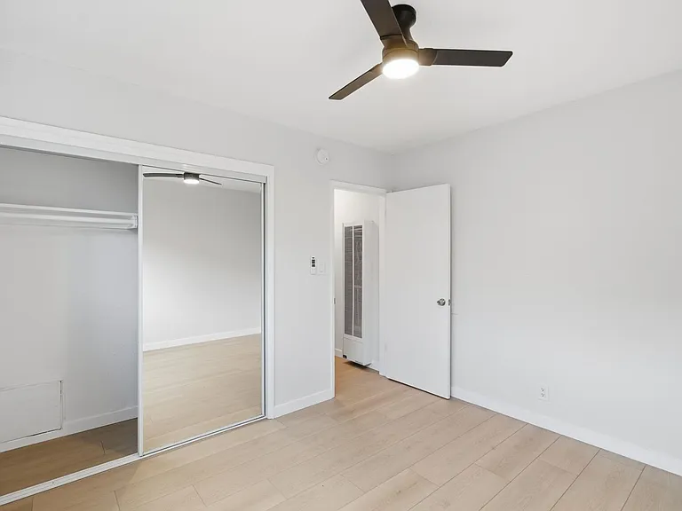 14616 Magnolia Blvd — Photo 14