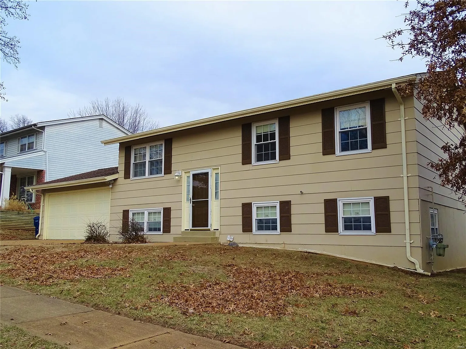 666 Greensleeves Dr photo 1