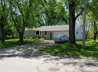 2701 1st St SW, Mason City, IA 50401