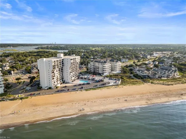 3800 Dupont Cir Unit 302, Virginia Beach, VA 23455