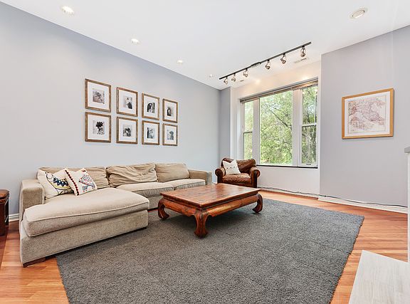 5th image of 1835 N Winchester Ave #3