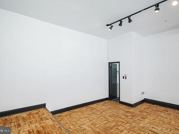 4th image of 1024 Pine St